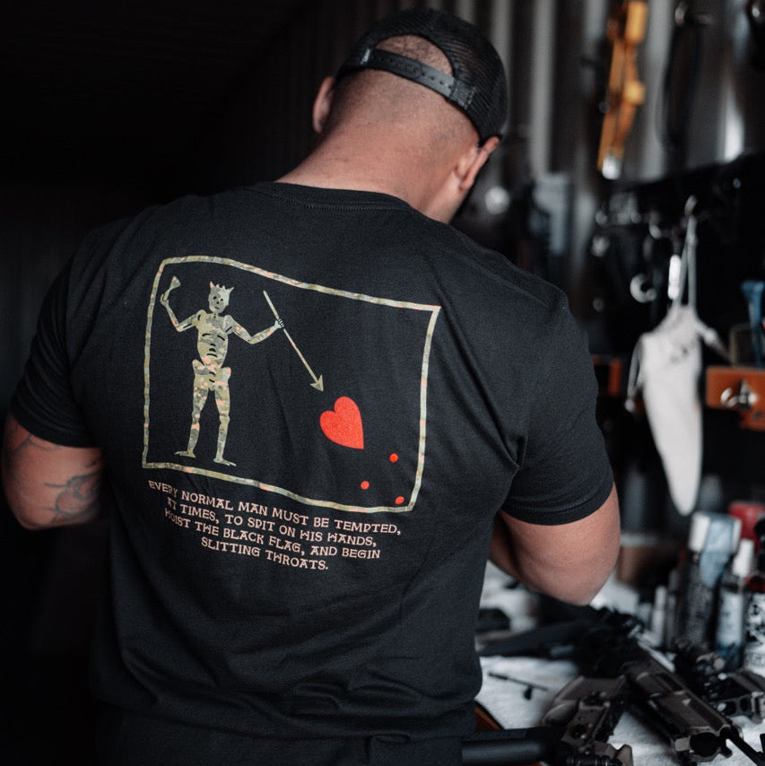 Hoist The Black Flag Savage Ta - Streetwear Brand Tees recension och pris